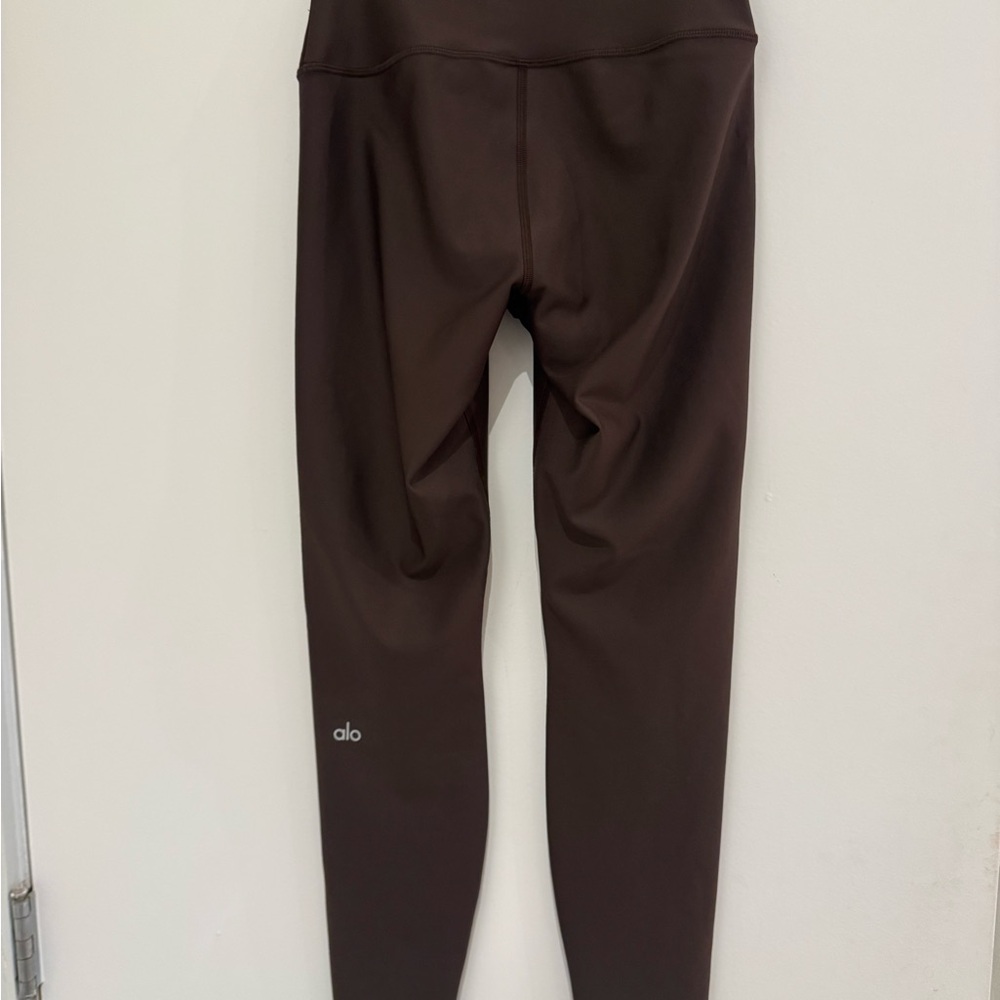 ALO Yoga Dark Brown 7/8 High-Waist Airlift Legging.size m.retail $130. - Picture 5 of 6